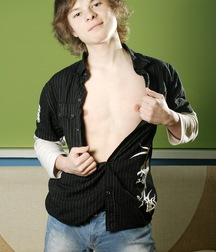 Assorted guys from web 51 6021a8b5677de.jpg