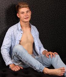 Assorted guys from web 55 60bfde9318712.jpg