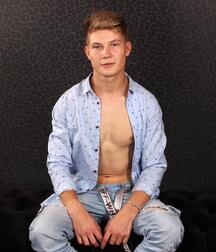 Assorted guys from web 55 60bfde998ce8b.jpg