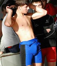 they know we stare 5c31222bdcae1.jpg