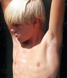 hot armpits 5c76c532123db.jpg