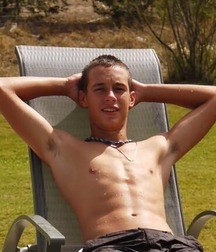 hot armpits 5c76c57d6f711.jpg