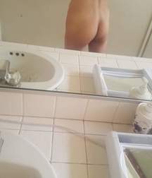 Kory Ayers flashing  5b6da4819dc82.jpg