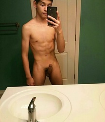 52 selfies 5ba187290e4c3.jpg