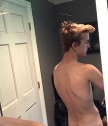 52 selfies 5ba18795bc013.jpg