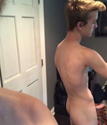 52 selfies 5ba1879d35f0d.jpg