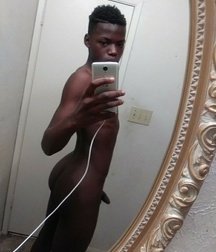 Black selfies 5ba61c990603a.jpg