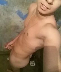 Oops more selfies 5bb096eb5512f.jpg
