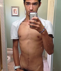 Selection of selfies 5bb668e40d894.jpg