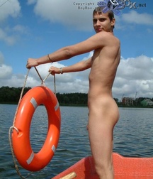 A few hotties 5d12a8db7c5a5.jpg