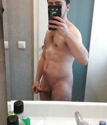German Selfie Boys 5b837e0ae518b.jpg
