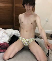 Me, smooth little emo sissyboy twink 5d2ba378255ca.jpg