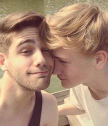 BLONDES ARE SO SWEEEEEEET! 5b8185a513d23.jpg