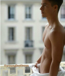 BLONDES ARE SO SWEEEEEEET! 5b8185b7573fc.png