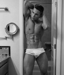 equals in B&W 5b818f29abad5.jpg