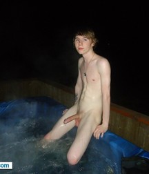 Newbie-Twink 5b8c00f02b253.jpg