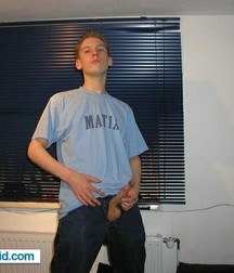 Newbie-Twink 5b8c00f265682.jpg