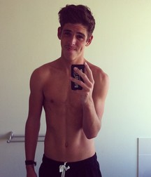 much more phone-selfie boys 5b95fc5e04e25.jpg