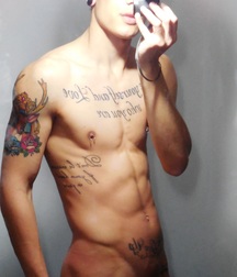 much more phone-selfie boys 5b95fc848b418.jpg