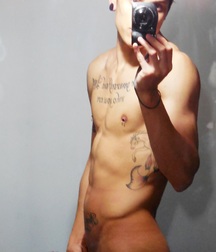 much more phone-selfie boys 5b95fc87b977f.jpg