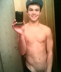 A few nudes 5b987e10b4e07.jpg