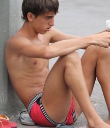 Clothed 5b9bb641e597f.jpg