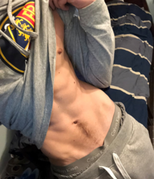 Blonde Twinks Selfies Gay Porn 5fa746e8c990f.png