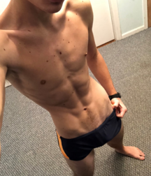 Blonde Twinks Selfies Gay Porn 5fa74721925c3.png