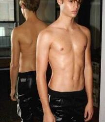 Sexy Boys 5bafc76b93a83.jpg