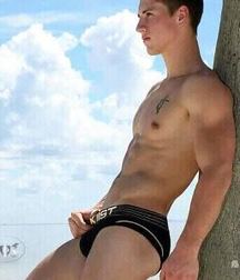 HANDSOME BOYS 5bb910cdedaf2.jpg