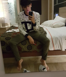 Uncut dicks & feet 5b9c5d8f0fdb9.png