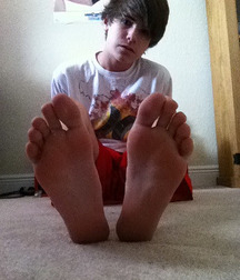 Twink Feet  5b9d9d9d4363a.jpg