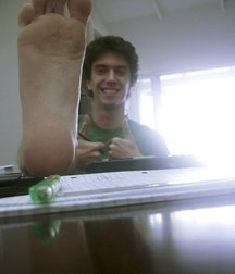 Twink Feet  5b9d9d9f9560f.jpg
