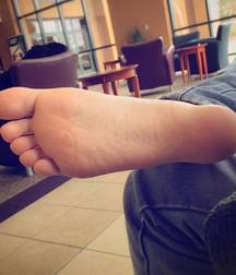 Twink feet pt. 2 5ba5985a989c6.jpg