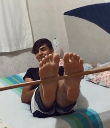 Twink Feet Pt. 4 5bbab88ed1783.jpg