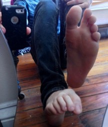 Only the best feet 5bfdbe0cad08a.jpg