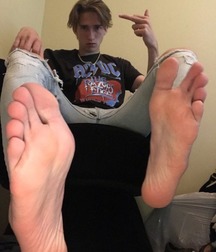 Twink Feet Pt. 5 5c2164286250c.jpg