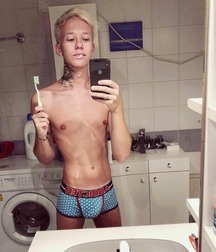 Undies & Bulges  5c355a5546129.jpg