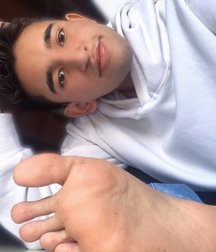 Master Twink Feet 5ca7ad7a2787e.jpg