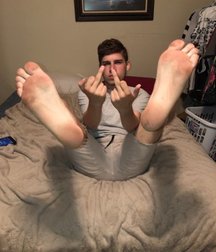 Twink Feet Pt. 14 5d0a985af1fd5.jpg