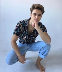 Long Pants & Feet 5d589d024dbd1.jpg