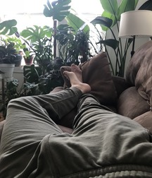 Long Pants & Feet 5d589d06487a2.jpg