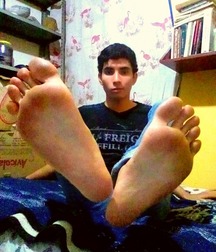 Long Pants & Feet 5d589d0dca7db.jpg