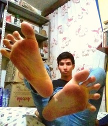 Long Pants & Feet 5d589d12a25ba.jpg