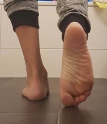 Long Pants & Feet 5d589d20245bb.jpg
