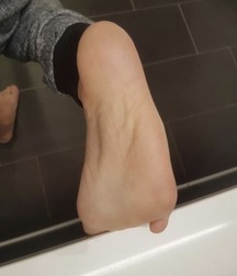 Long Pants & Feet 5d589d256a139.jpg