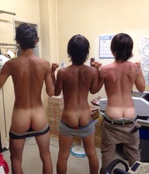 Showing Ass  5e5eb364e9e94.jpg