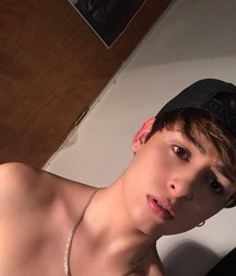 Hot Boys 4 5c0738e63983a.jpeg