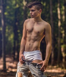 baggy boy 5bc6a01b4ad3c.jpg