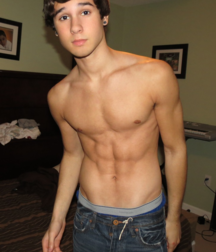 Athletic Bodies Twinks (No Porn)